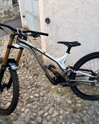 Commencal supreme world edition