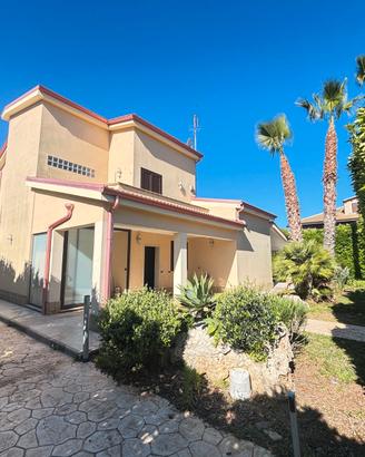 Villa in Via Monte Cervino con contratto 4+4