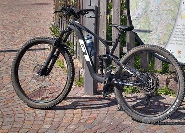 MTB full carbon elite GT 29"