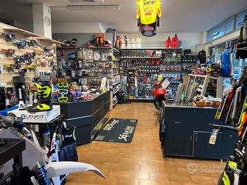 Abbigliamento accessori e ricambi