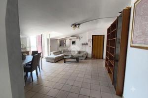 4 LOCALI A CASTROVILLARI