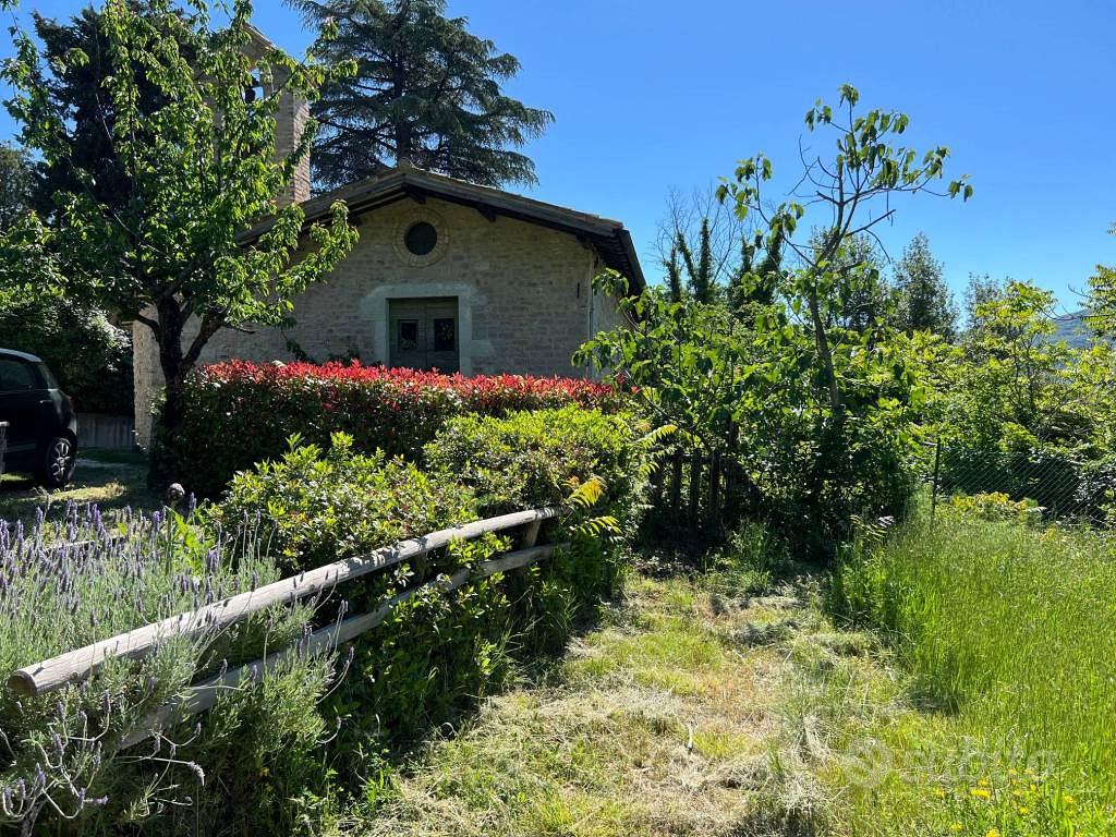 Rustico / Casale di 60 m² con 4 locali a Spoleto - Altro