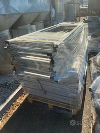Scaffalatura come nuova