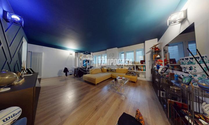 AMPIO 6 LOCALI IN CENTRO COMPLETAMENTE RISTRUTTURA