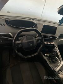 Peugeot 3008 1.5 130cv