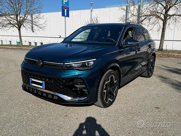 Volkswagen Tiguan 2.0 tdi R-Line 150cv dsg