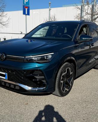 Volkswagen Tiguan 2.0 tdi R-Line 150cv dsg