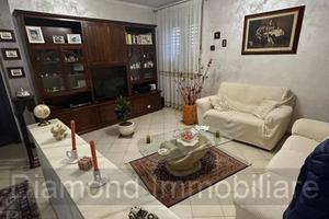Appartamento ristrutturato con garage ad Acireale
