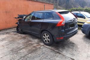 VOLVO XC60 2.4 AWD  MOMENTUM
