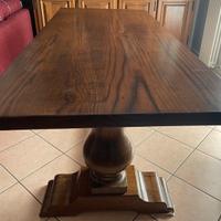 Tavolo in rovere massiccio-solido, elegante