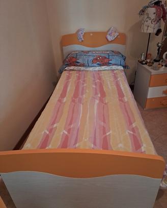 Letto nuovo imballato per camera bambino