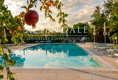 Immobile di Prestigio Giardino Piscina