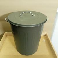 Bidone in Metallo con Coperchio 