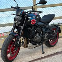 Triumph trident 660 tribute edition