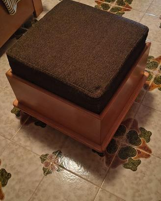 Pouf in legno