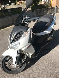 Scooter brillante