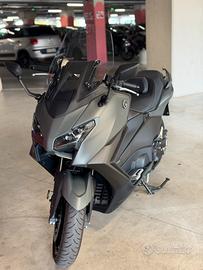 Tmax 560 2025