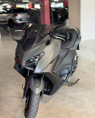 Tmax 560 2025