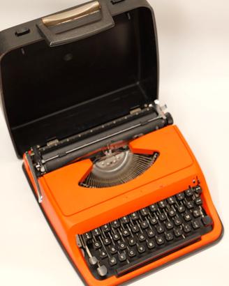 Macchina da scrivere Antares 130