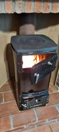 Stufa a legna con tubi 