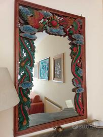 Specchiera in legno intagliato e dipinto, Oriente