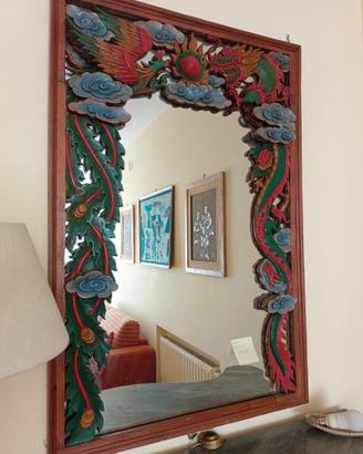 Specchiera in legno intagliato e dipinto, Oriente