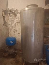 serbatoio in acciaio da 200 litri e vaso di espans