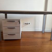 Scrivania e cassettiera Offi c’è - ottime cond