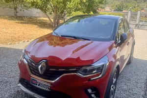 Stupenda Captur diesel pari al nuovo