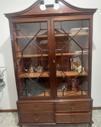 COPPIA vetrine / cristalliere con frontone a cigno