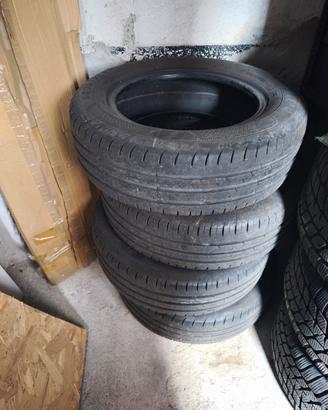 4 Goodyear efficient grip 195/65R15
