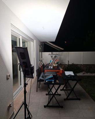 Panelli led su cavaletto