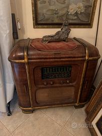 Radiofonografo d’epoca anni ’30/’40 con mobile bar