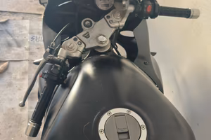 Triumph sprint 955 rs