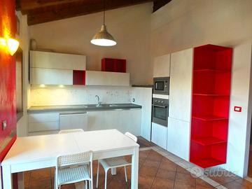 Tricamere più studio con terrazzo