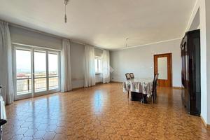 5 LOCALI A CORIGLIANO-ROSSANO