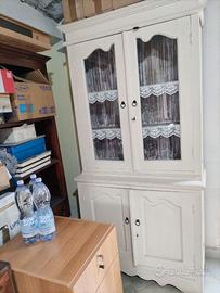 Vetrina/credenza in arte povera
