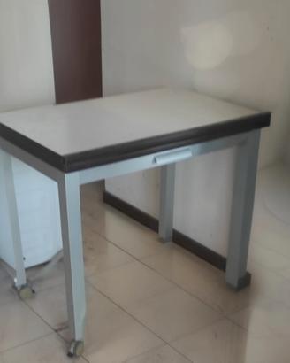 TAVOLO CONSOLLE CON SEDIE