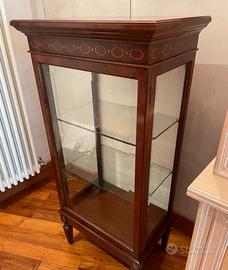 Vetrina in radica di noce