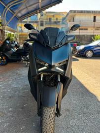 X-MAX 300