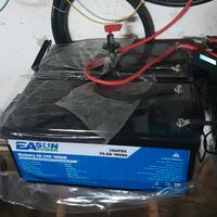  batterie easunpower lifepo4  25.6 volt 100 Ah