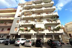 4 LOCALI A REGGIO DI CALABRIA