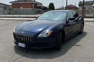 Maserati quattro porte