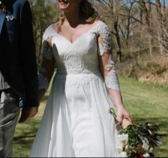 Romantico abito da sposa Pronovias maniche 3/4 
