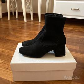 Stivaletti in suede neri