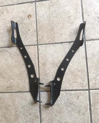 Staffe portatarga Yamaha XSR900 originali