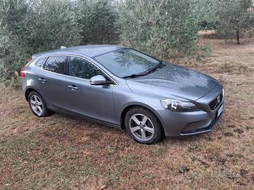 Auto volvo v40