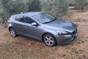 Auto volvo v40