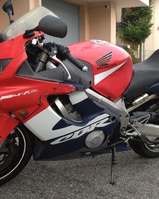 Moto Honda CBR 600 F4i