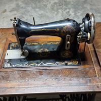 Macchina da cucire d' epoca